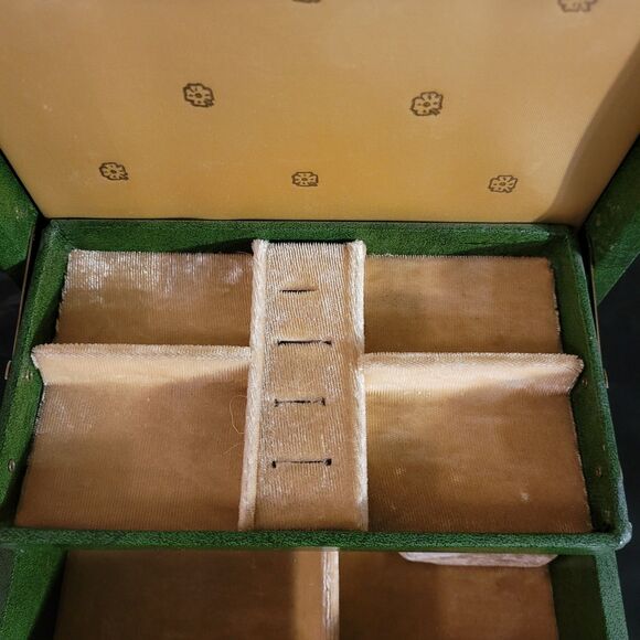 Vtg Green /gold Trim Music Jewelry Box Gokd Velvet Inside 2 Sections - Picture 13 of 14
